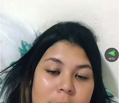 Novinha peituda marquinha live