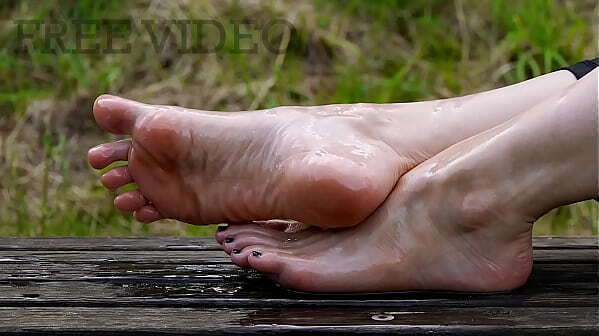 Pretty Oily Female Feet