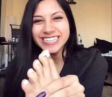 Sexy Camgirl Feet (Vanessa Vain)