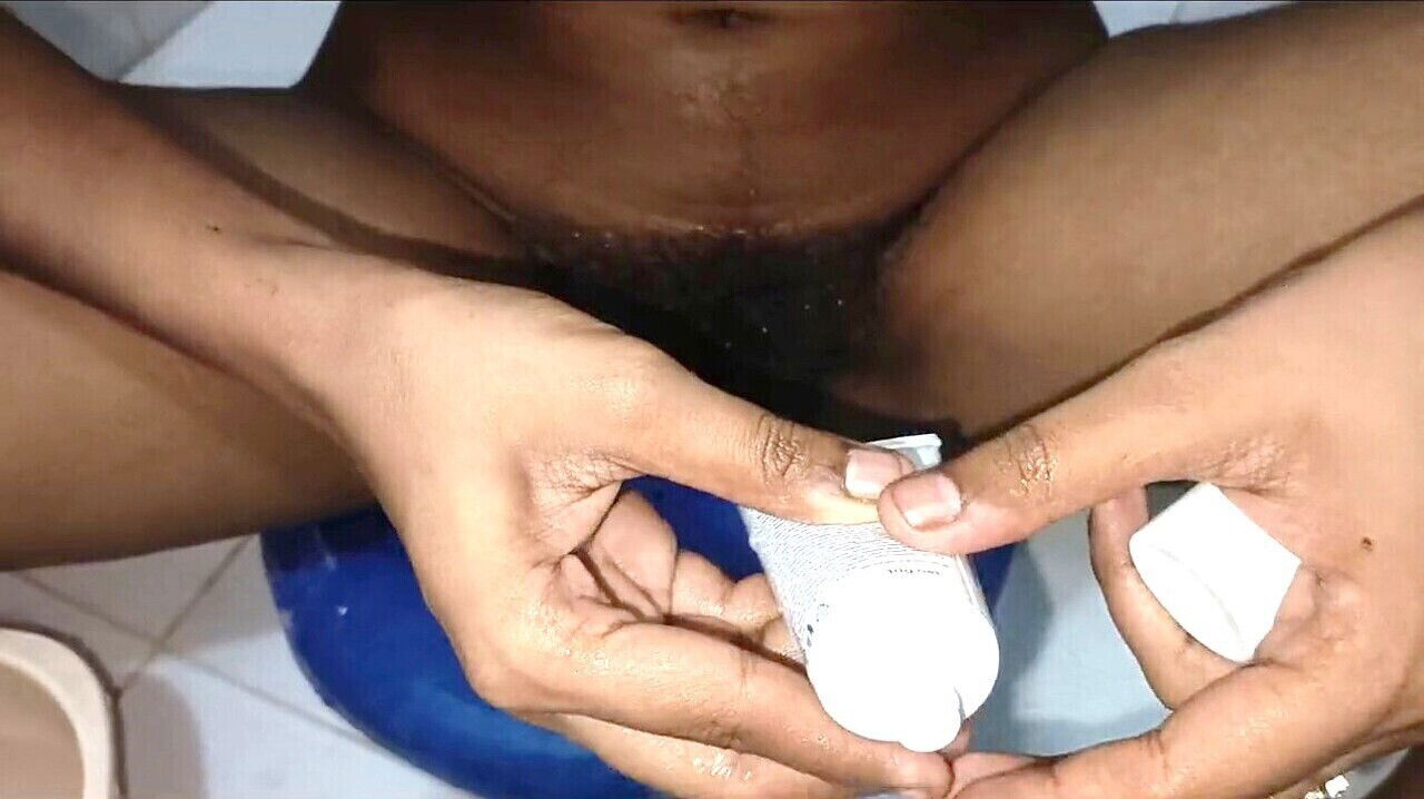 Sizzling Indian bhabhi takes care pussy hair bathroom