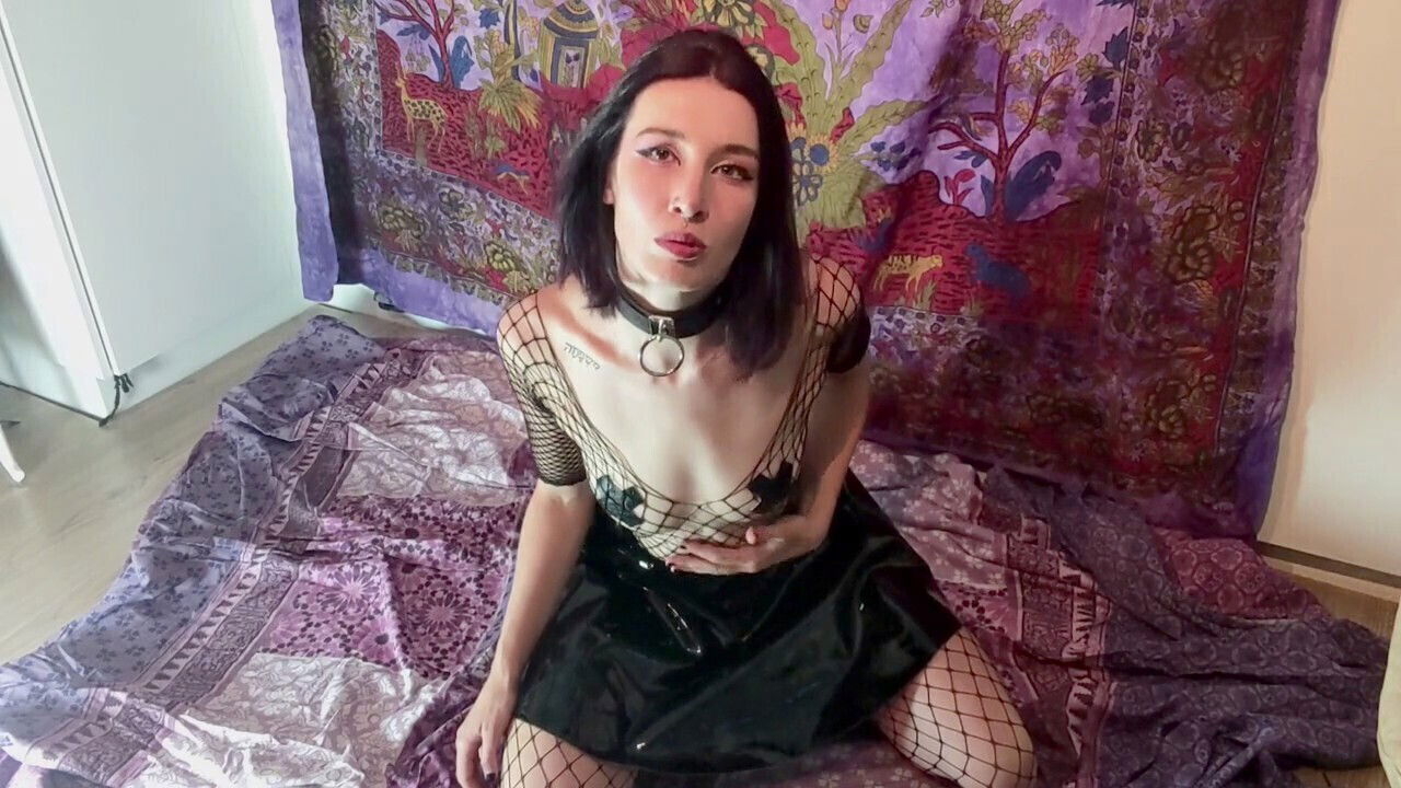 first video playing with tail plug dildo