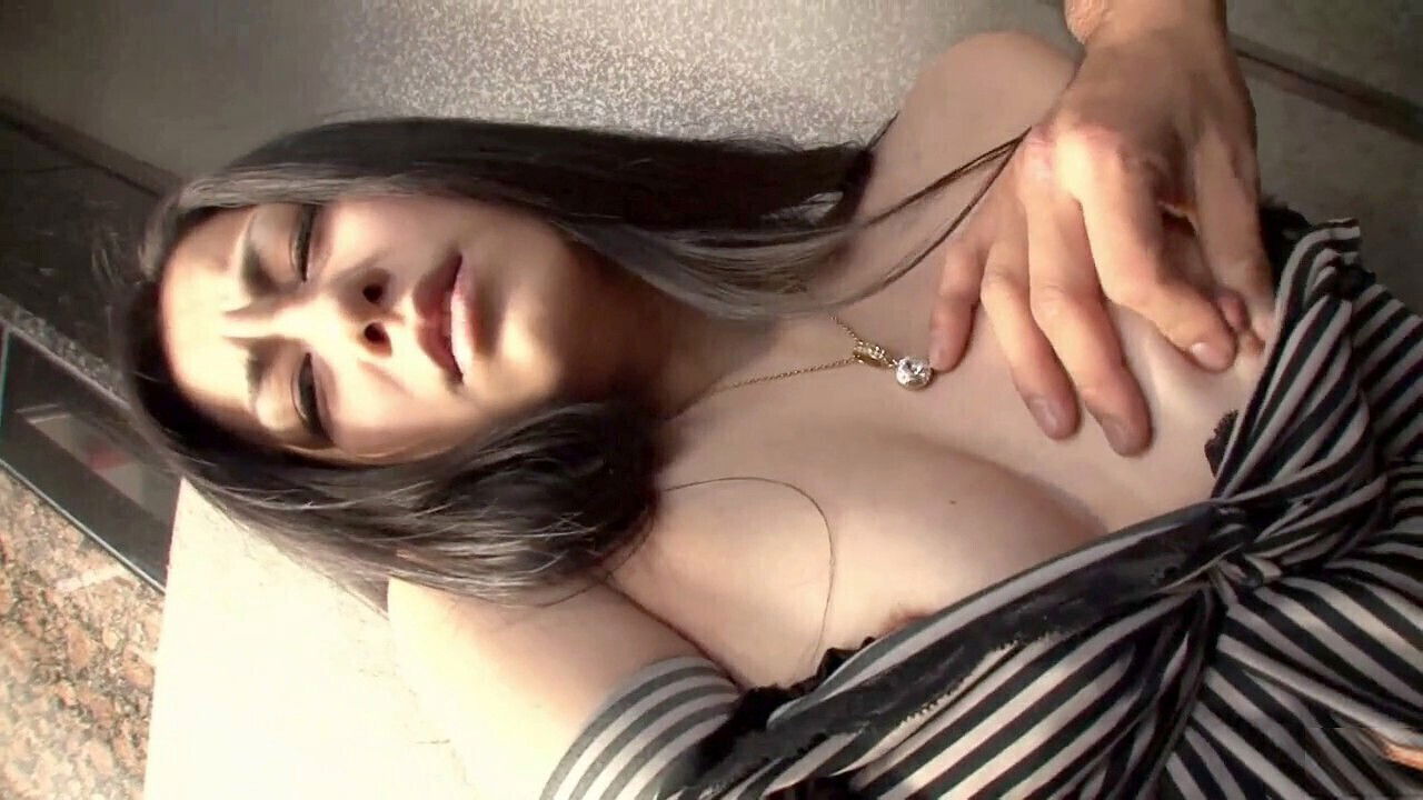 Insatiable Asian MILF Kaede Kuroki craves double penetration satisfy desires