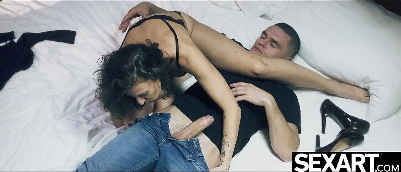 Curvy brunette seduces sniper mind-blowing blowjob passionate ride