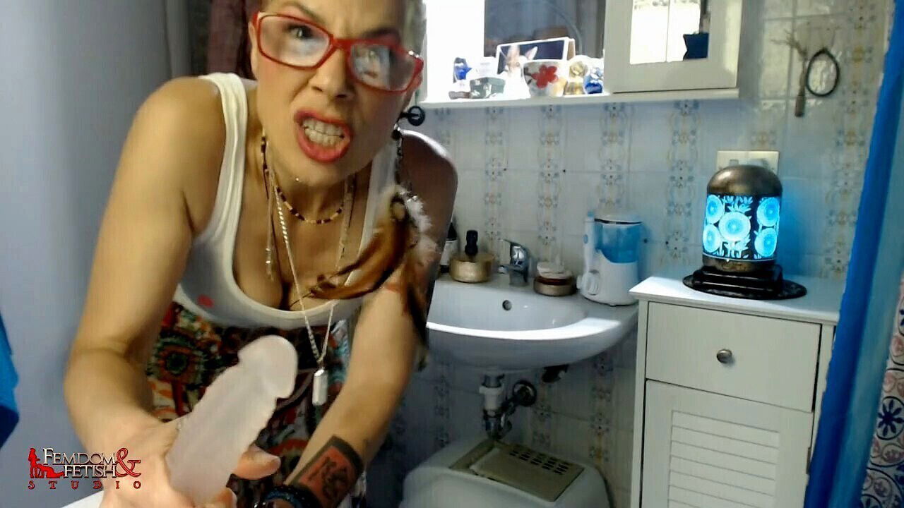 Clinical role play fantasy featuring Padrona Claudia gravy enema