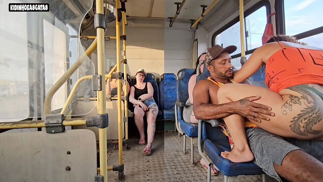 Married woman flirts with stranger ends hooking with