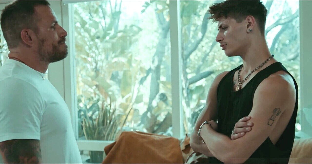 Furry DILF Jaxx goes with twink Cyrus Stark wild ride