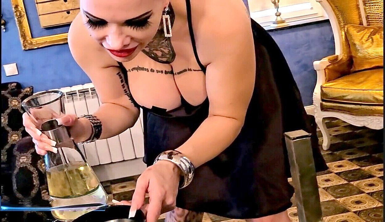 Miss Alessa Milano uses bottles golden shower toilet