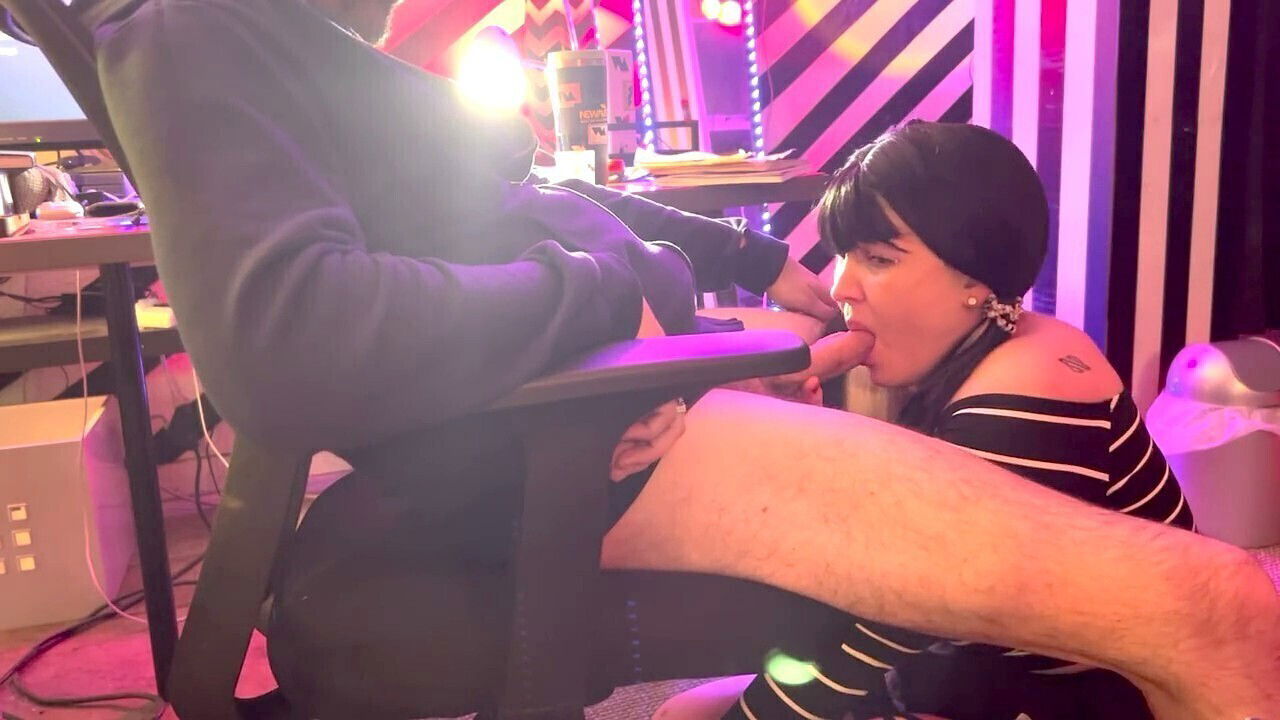 Gina's older stepbrother gives lesson bedroom