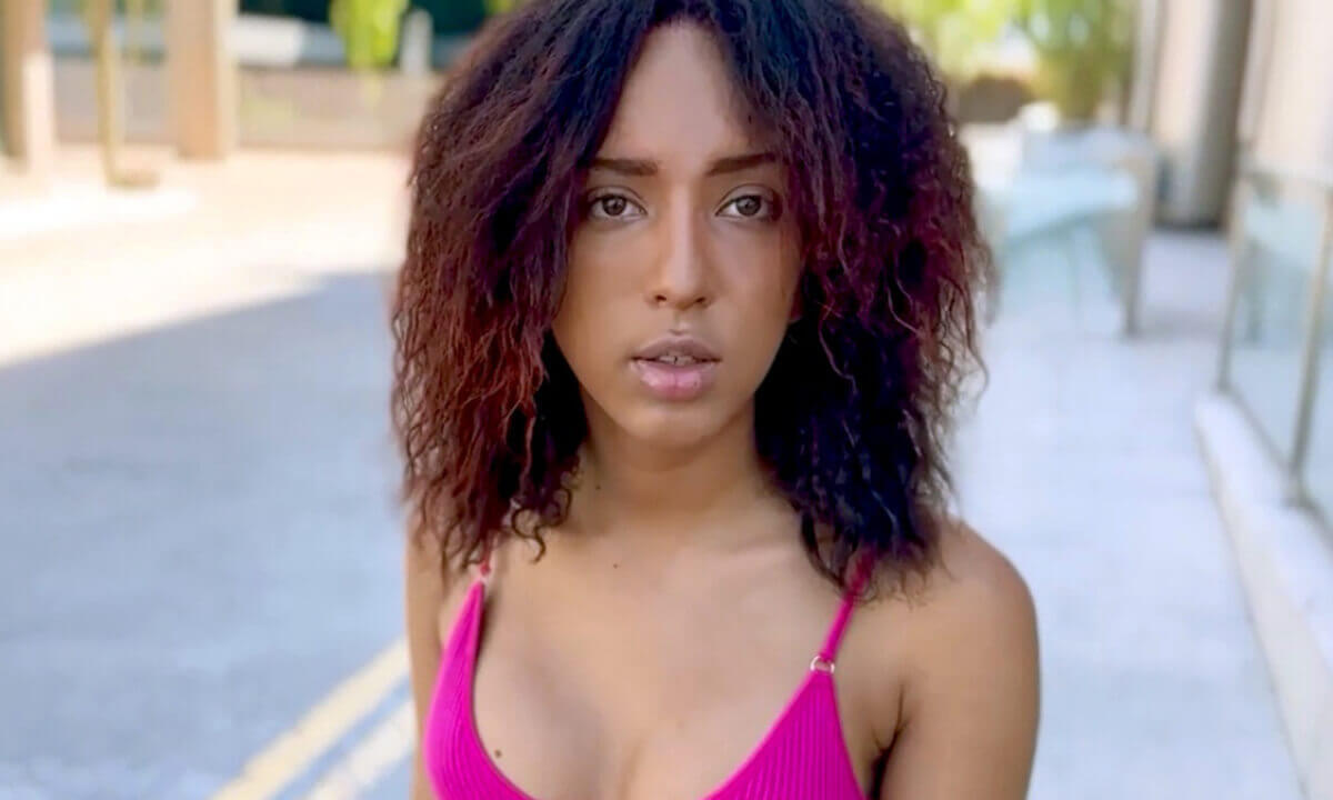 Torbe Catches Preciosa Tímida Mulata Luna Blackx