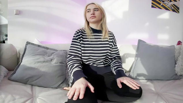 First Time Video White Casting Couch With Hot Teen Blonde Melesa Finger Masturbating