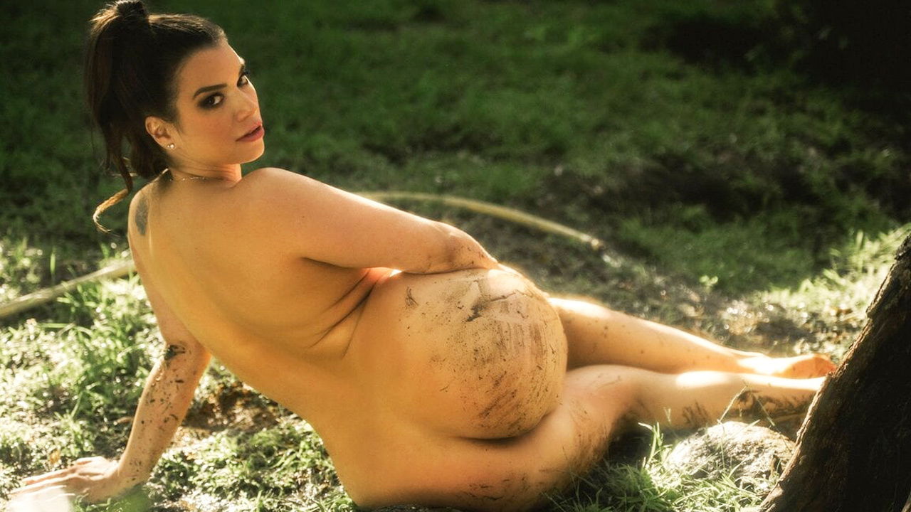 Curvaceous booty strips garden