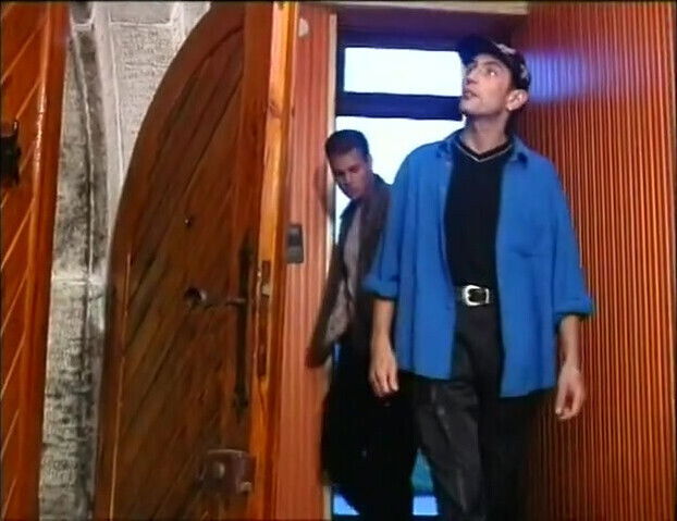 Ginger riding guy's hard