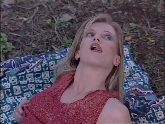 Beauty slut takes large dicks holes