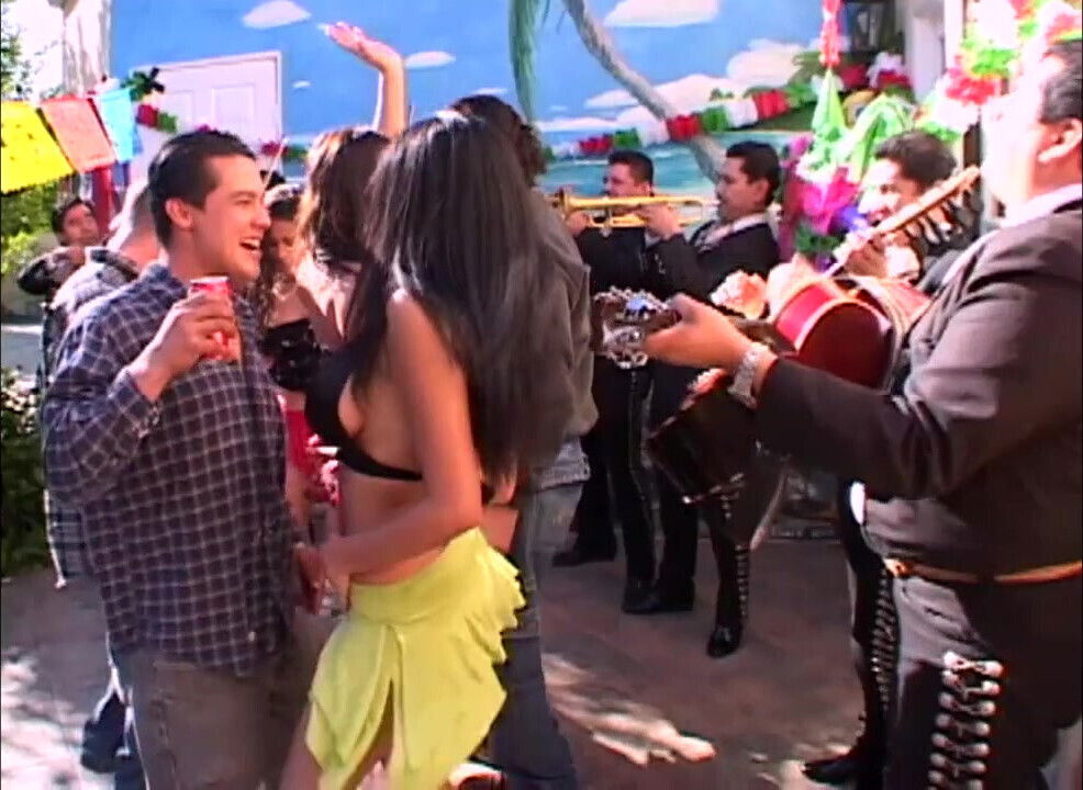 Sexy Latina loves suck take cock!