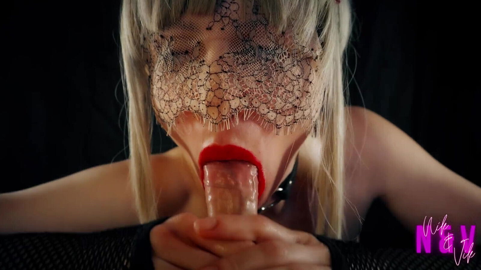 Passionate Blonde with Lips Makes Unreal Blowjob Handjob