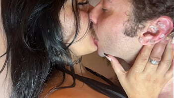 Traindo corninho massagista.