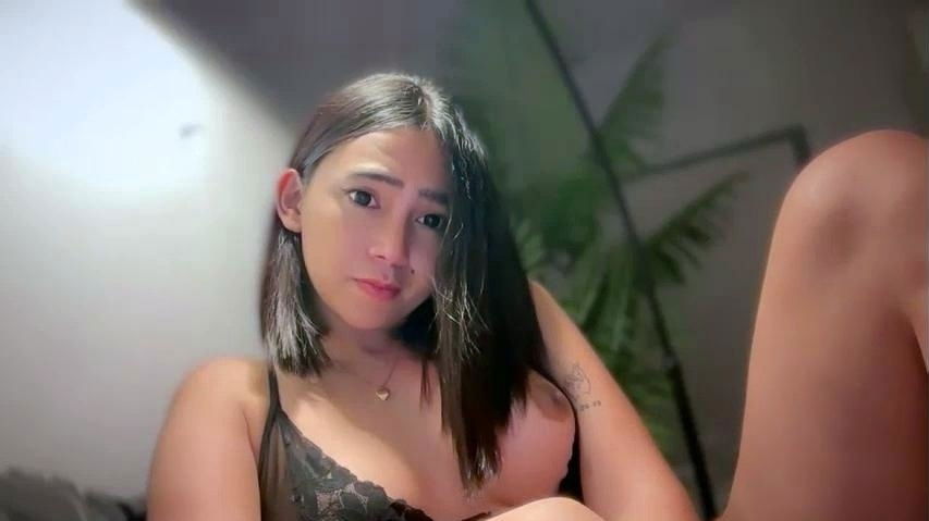 Sexy asian teen ariel spinner masturbates open