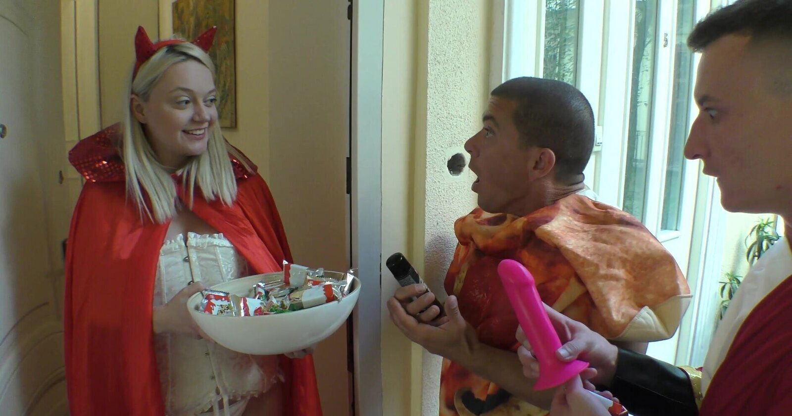 Blonde beauty Sandra Sweet threesome action