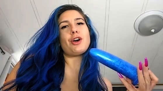 Freya Reign Moving From Finger Dildo