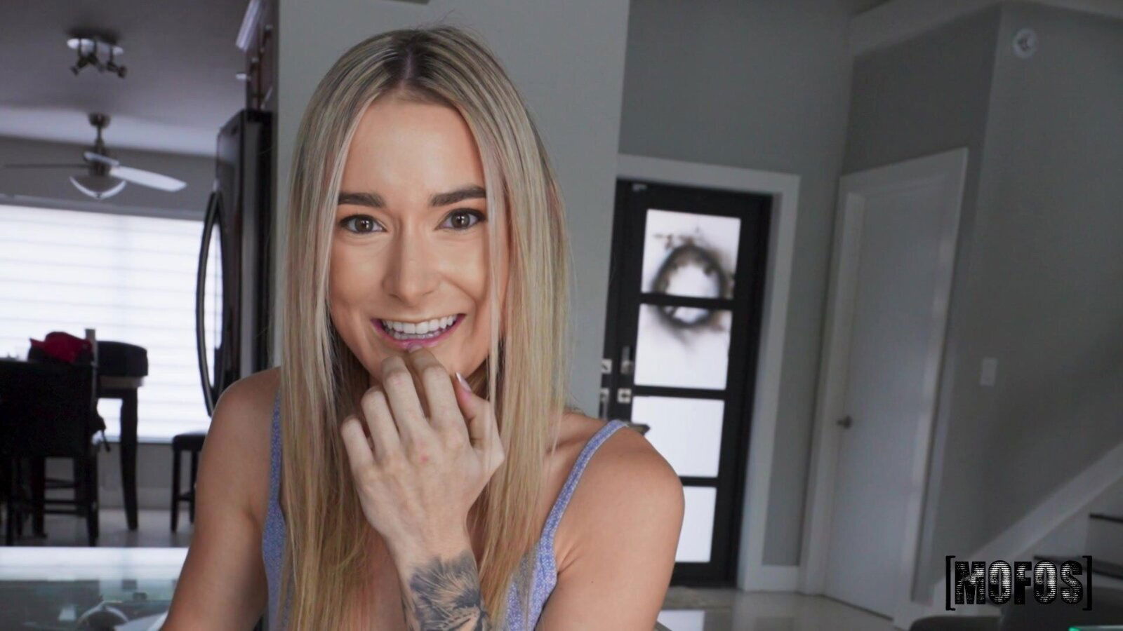 Thea Summers' Morning Affair Fuels Fiery Seduction