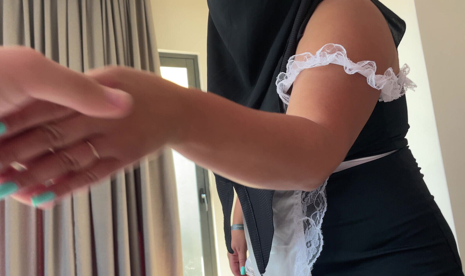 maid hijab allowed herself fucked hotel room money.