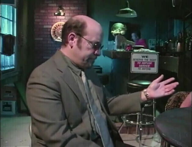 licks blonde slut's cunt fists