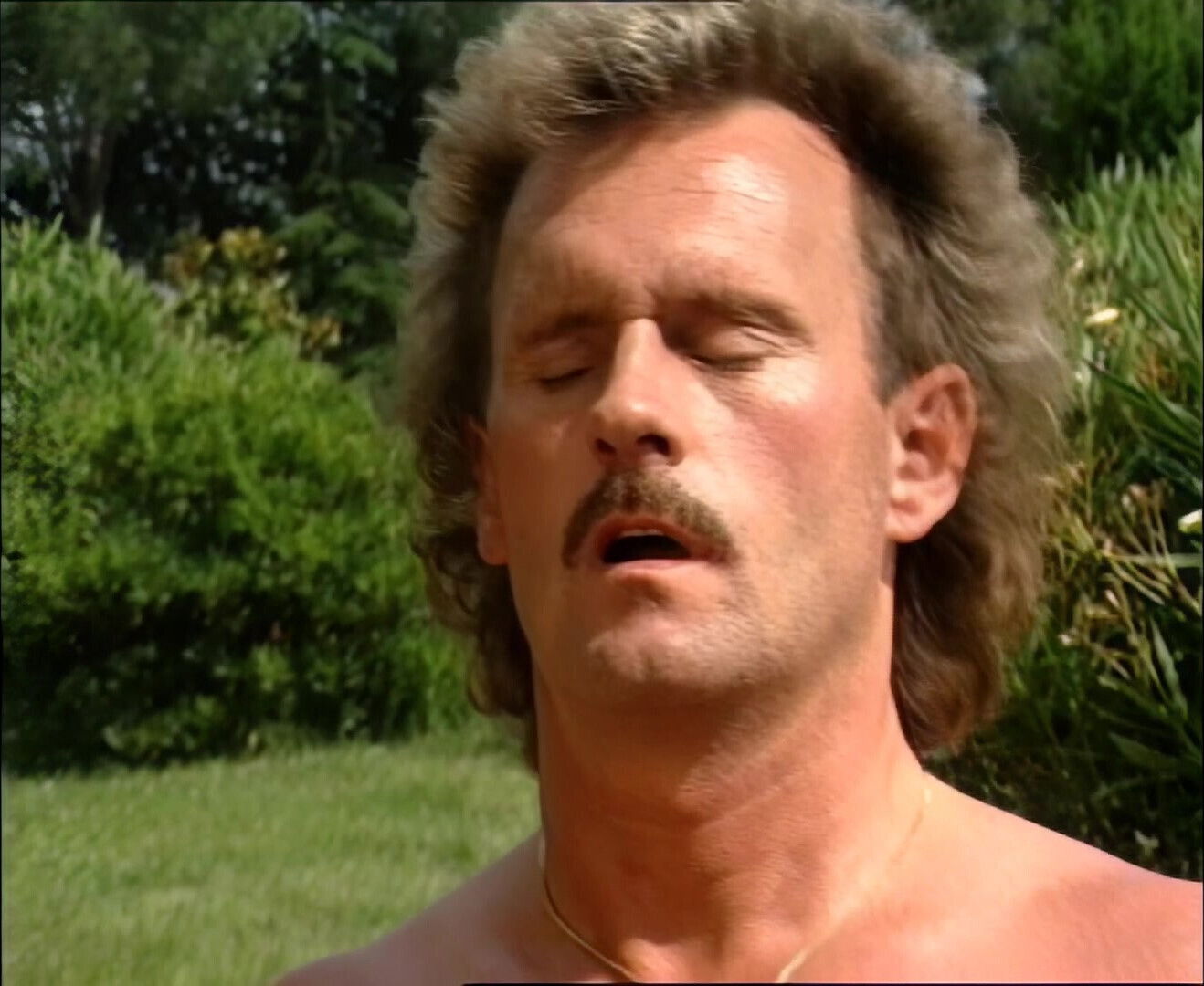 Threesome Italian MILFs Shares Italian