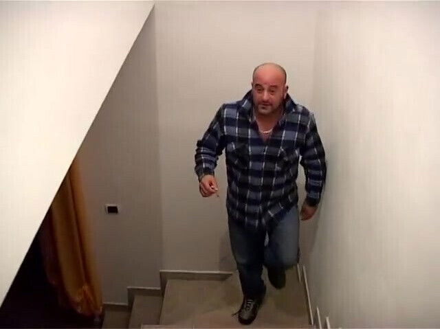 Amateur slut blindfolded sunglasses gets fucked bathroom