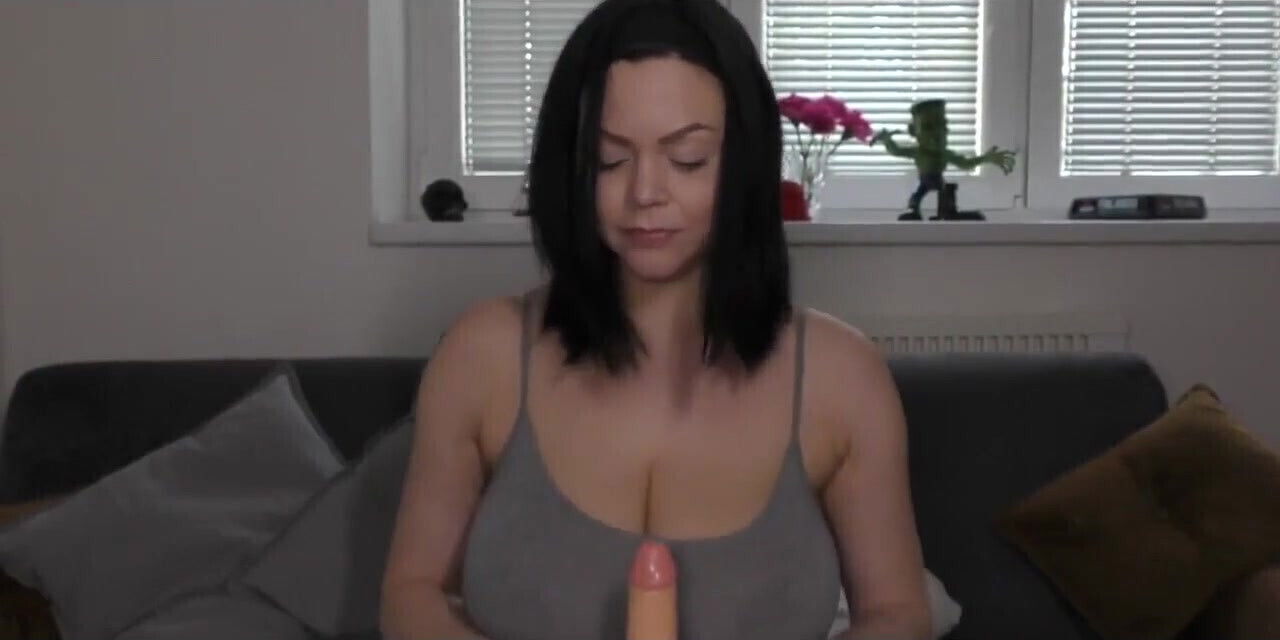 Busty MILF Shione Cooper