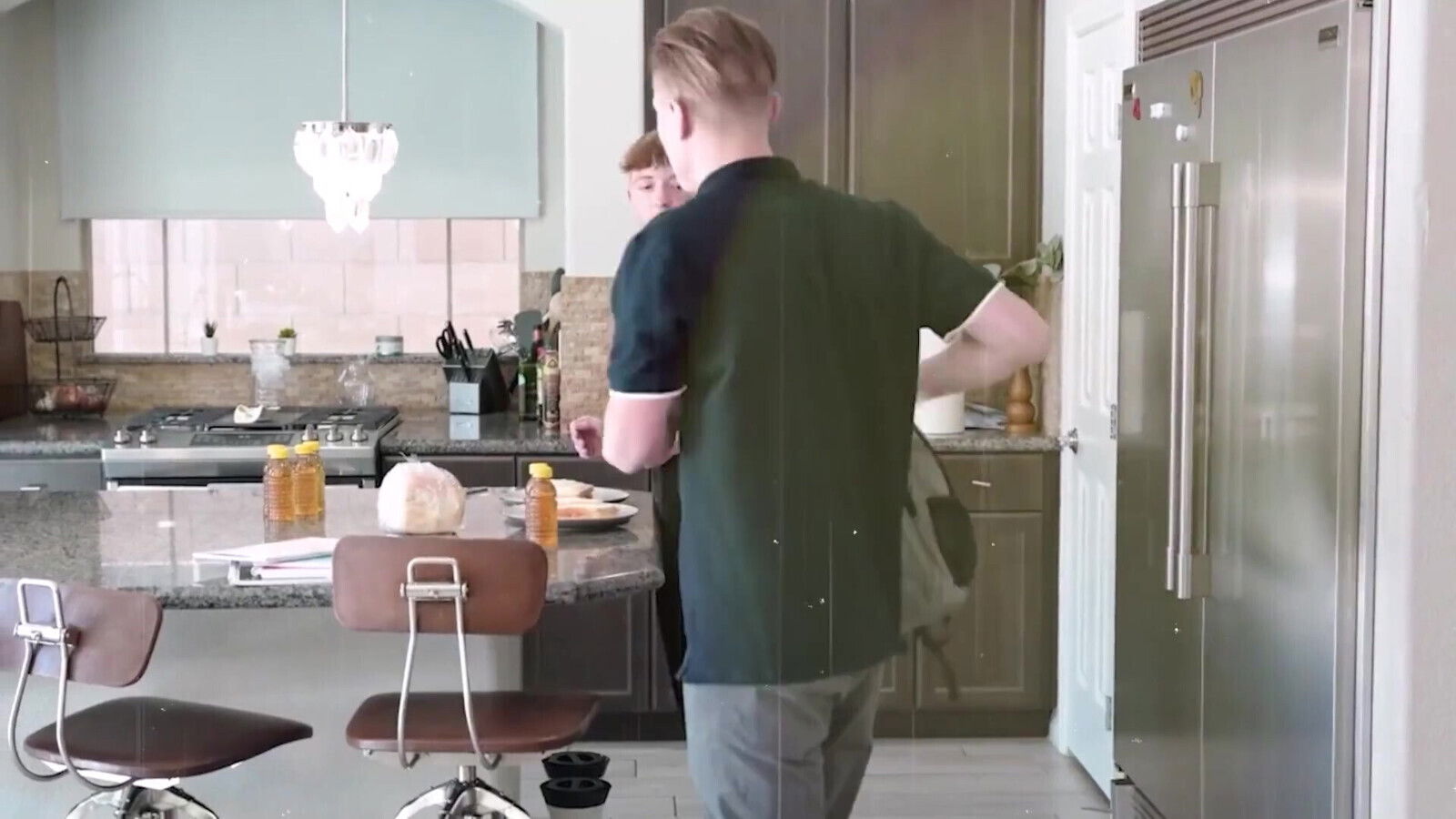 Horny Young Surprises Older Stepbrother With Dick Gift