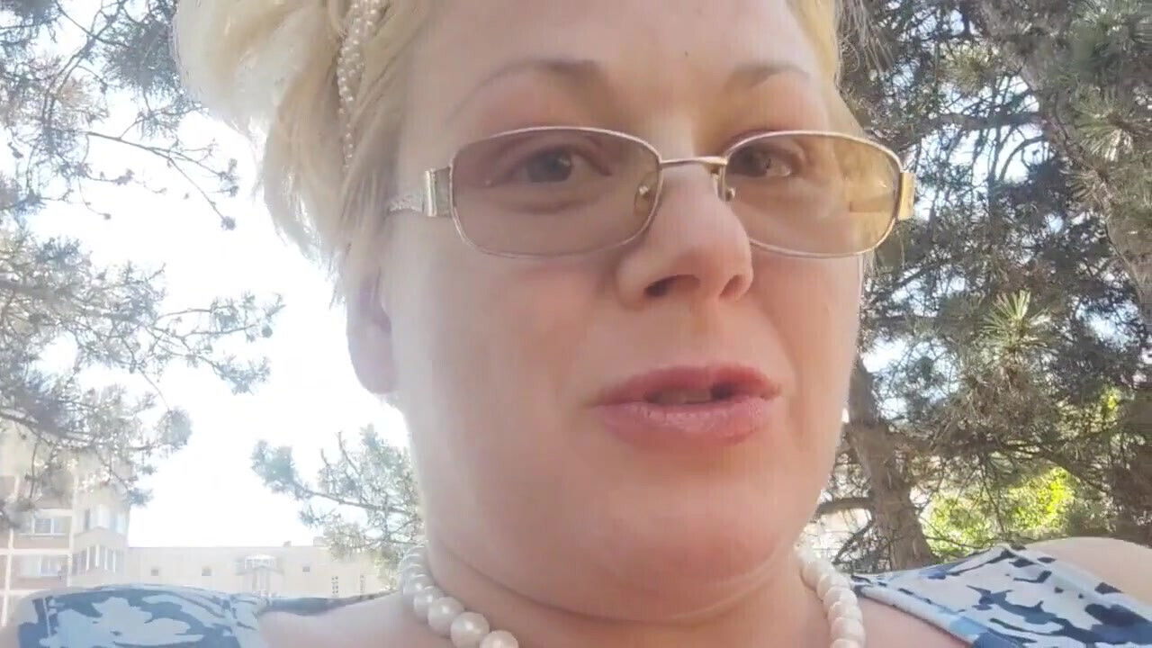 Pissing bench park elevator