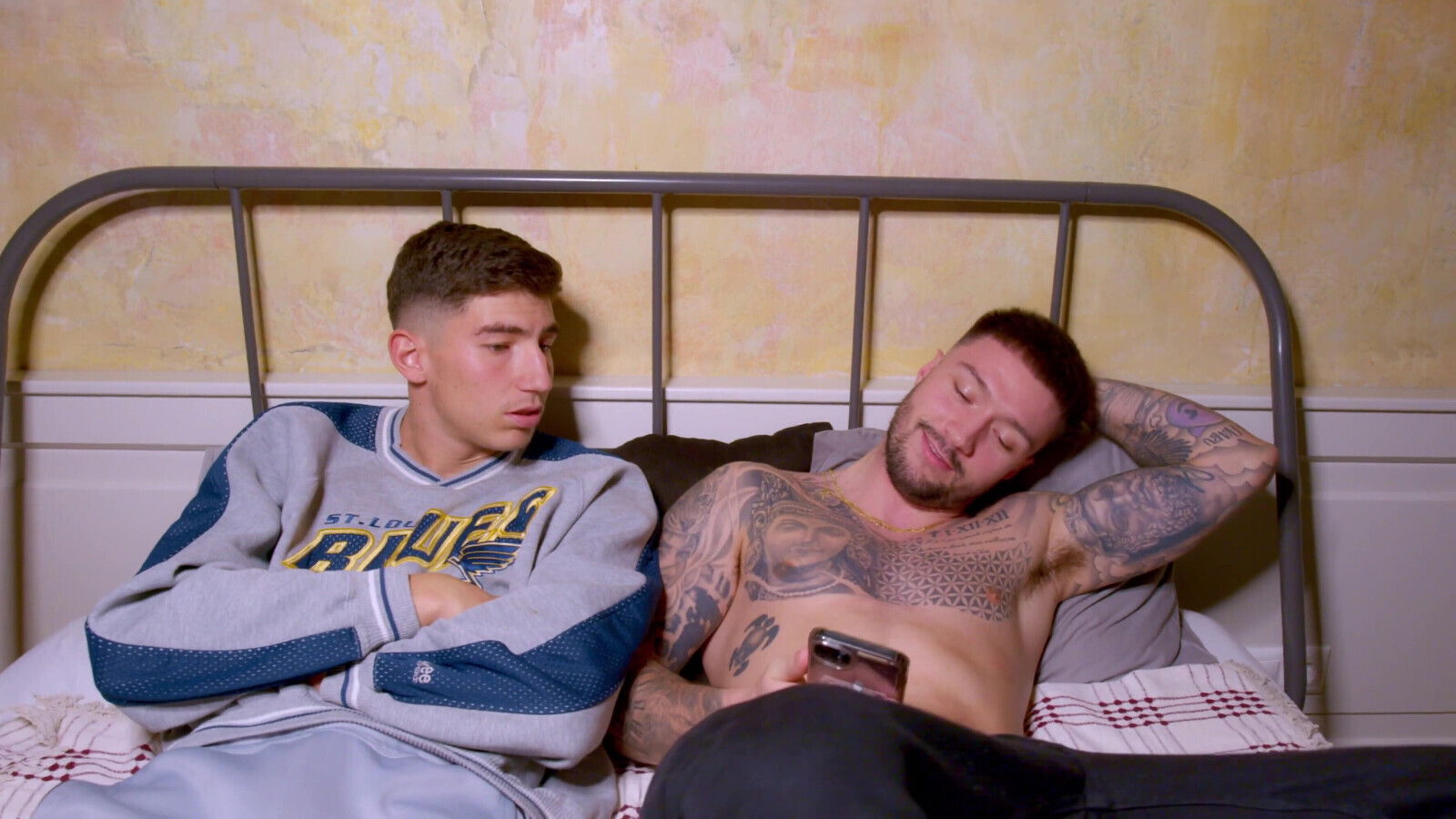 Threesome Sharing Maya Rose Pussy with Friend Raul