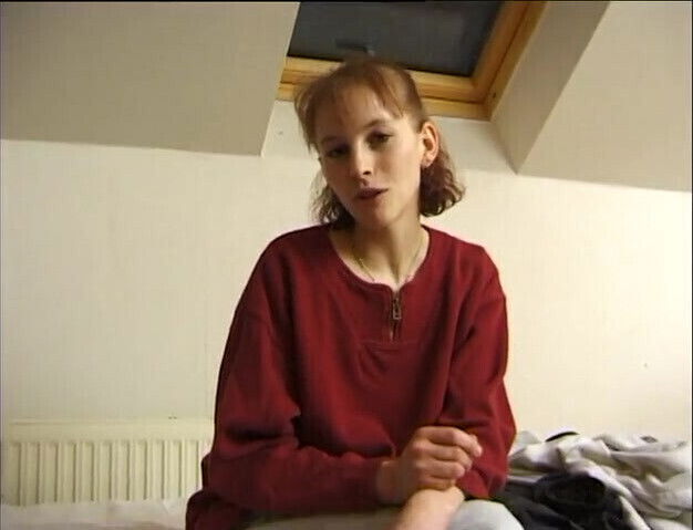 Casting brunette teen with small teasing solo