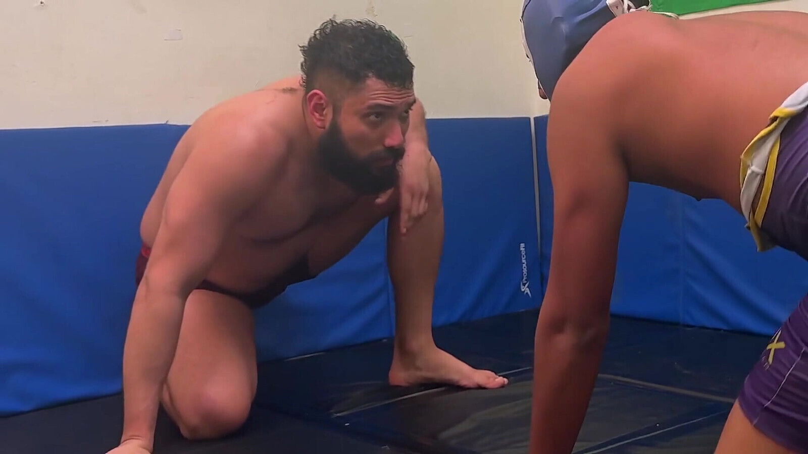 Close-angle Submission Storm