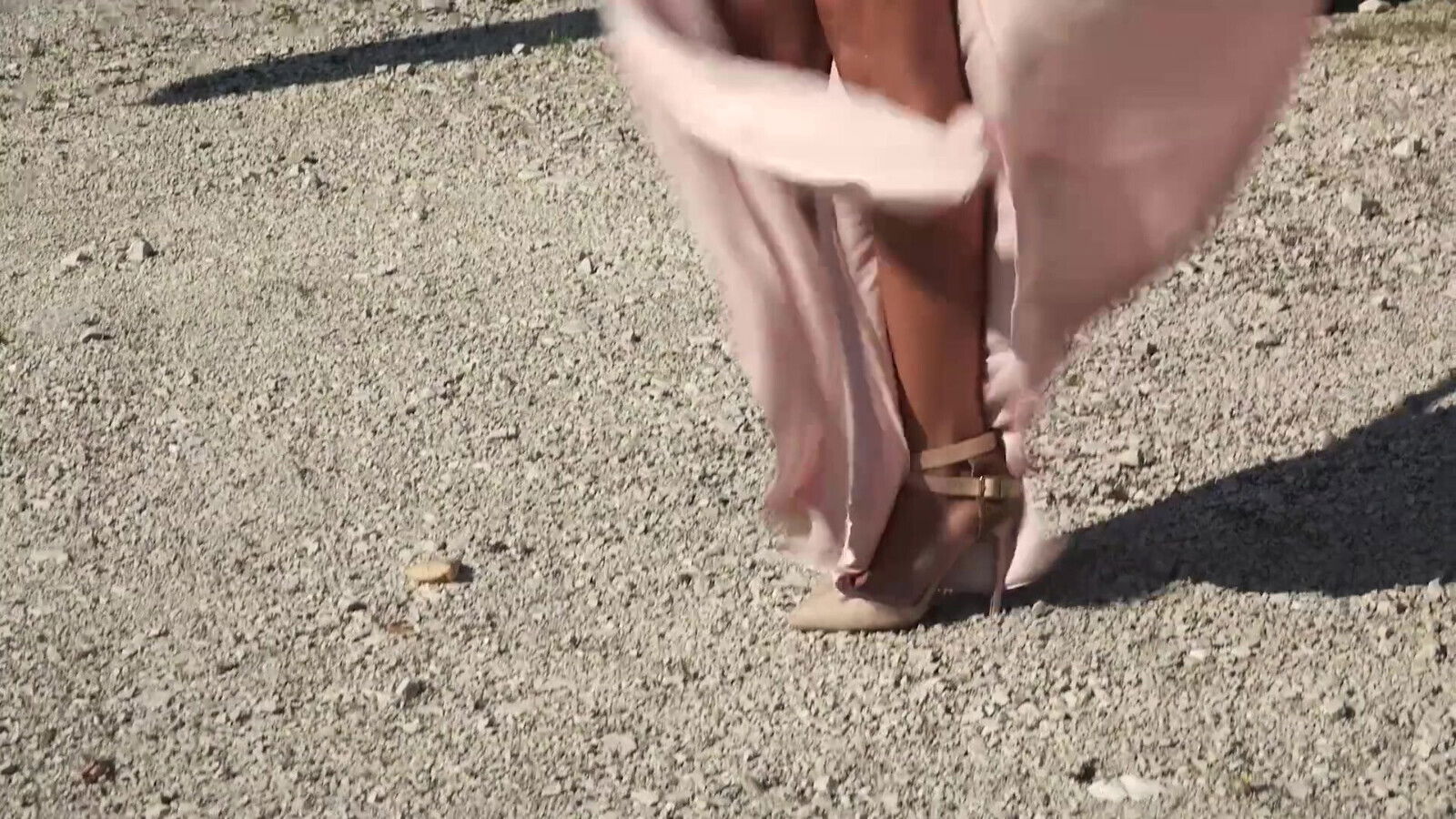 Pretty fashionista seduces while masturbating clit