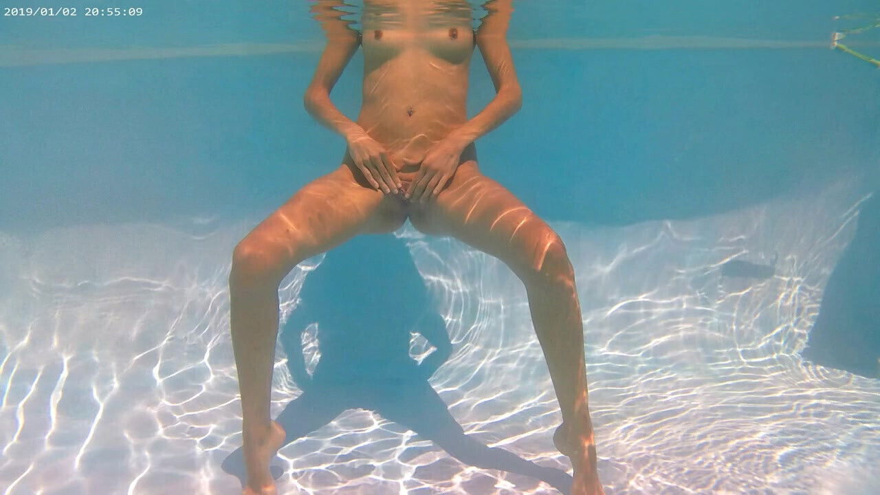 Outdoor sexy nude swimming exhibitionist girl