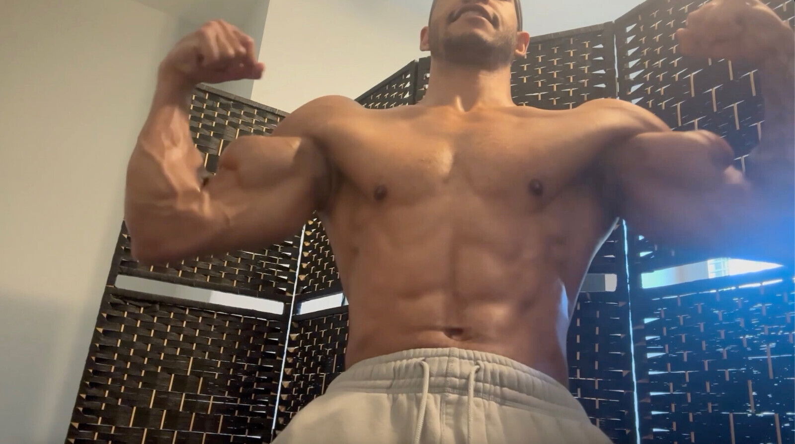 Troy's cocky flexing huge biceps will have stroking fast