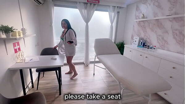 medico doctora Stella Osorio chupa polla pide leche como parte tratamiento medico