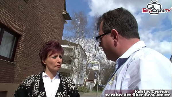 Deutsche reife Hausfrau Stra&szlig_e angeflirtet gefickt