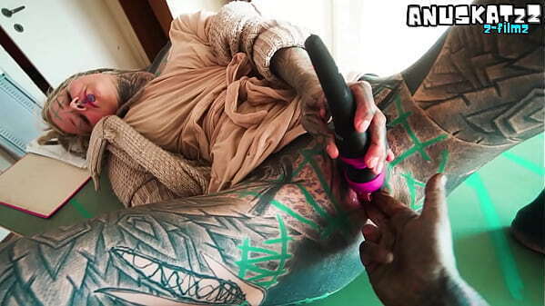 Tattooed Vixens Public Squirt Orgasm