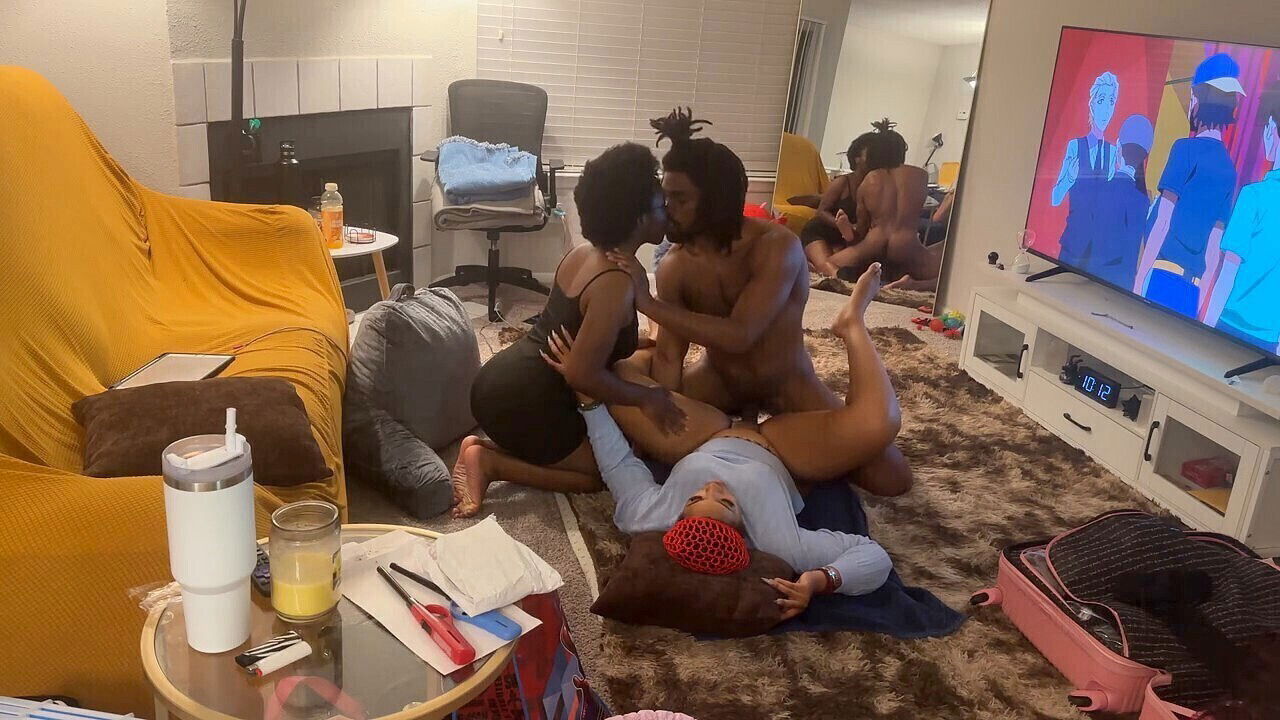 Ebony amateur threesome, threesom, bisexuel threesome