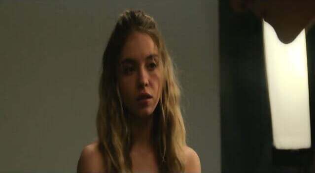 SYDNEY SWEENEY 'LES VOYEURS'