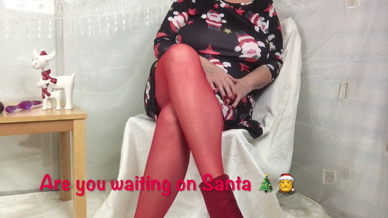 Mature Feet starting Christmas Spirit