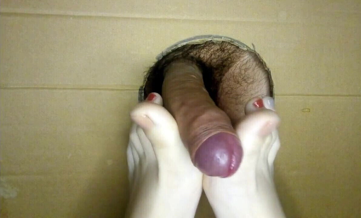 BLOWJOB FOOTJOB GLORYHOLE