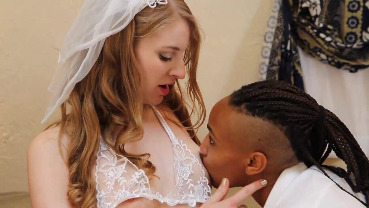 Interracial Threesome Cade!