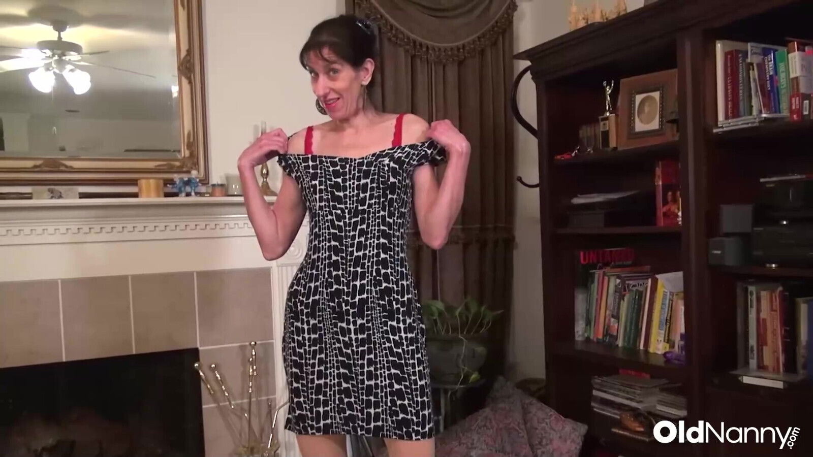 American Mature Penny Jones Intimate Solo Masturbation