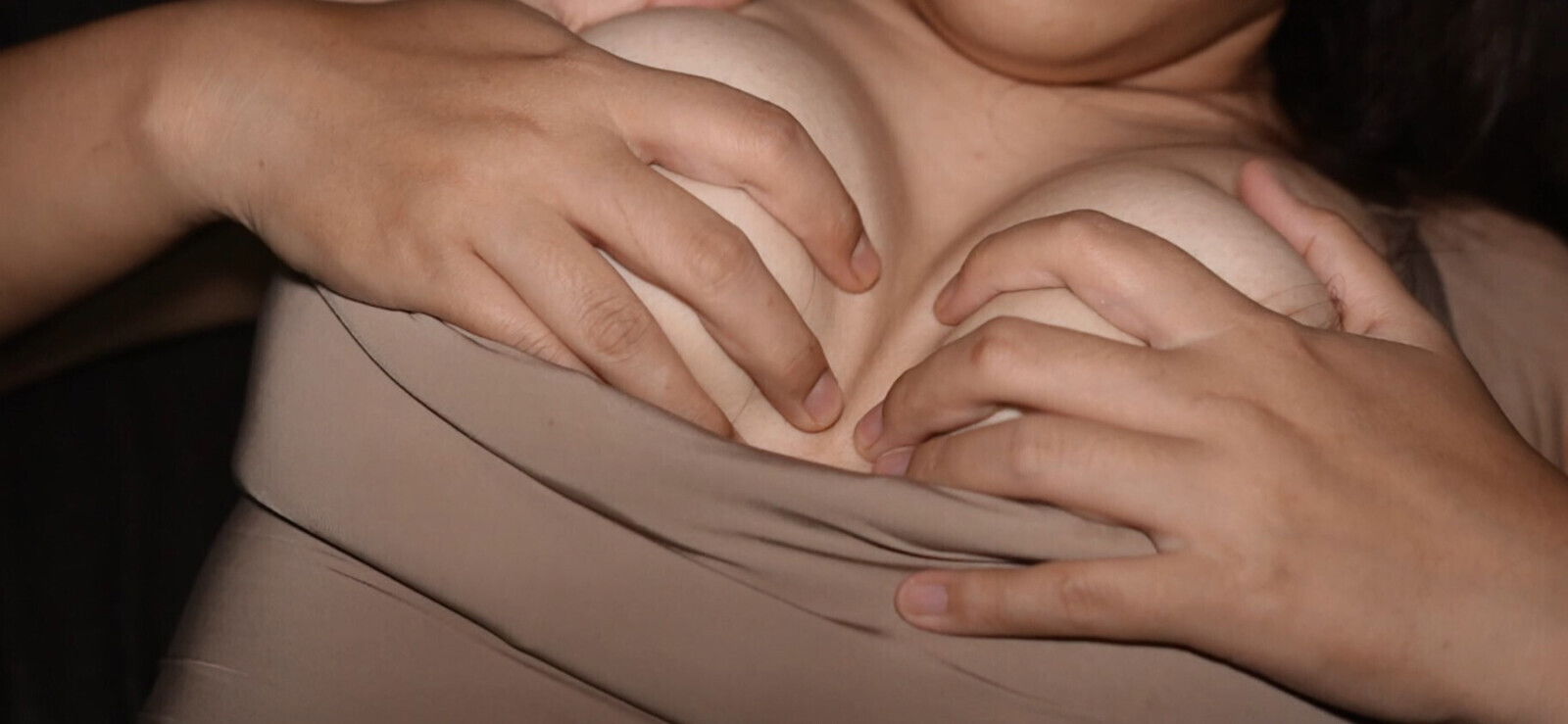 Asian collage from tinder surprises with body