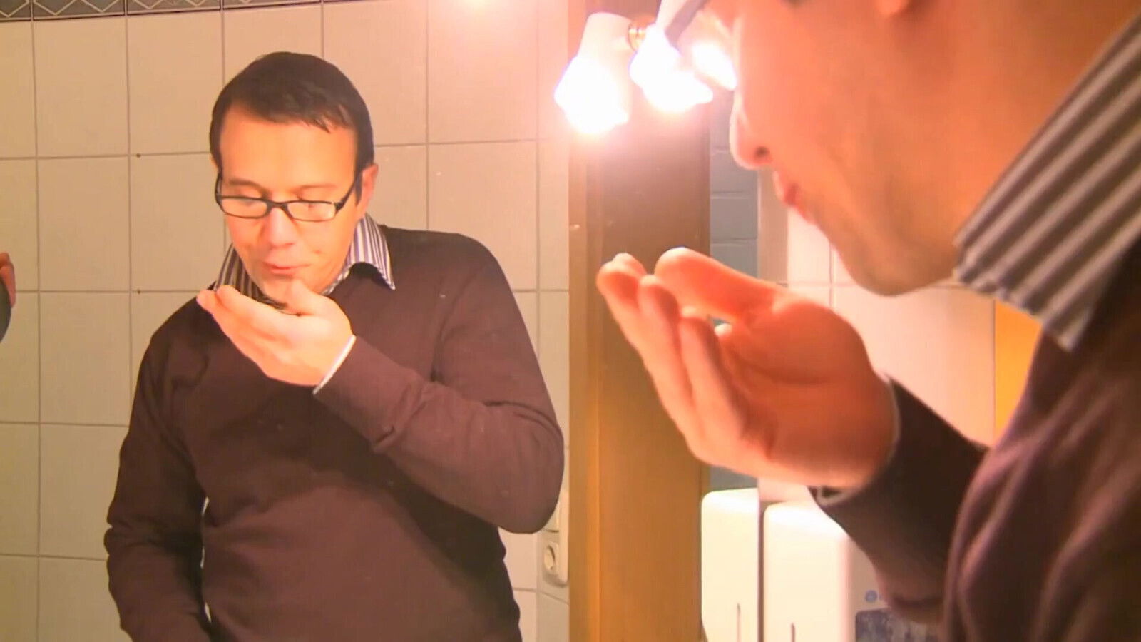 blonde with huge masturbates infront with dick fucks