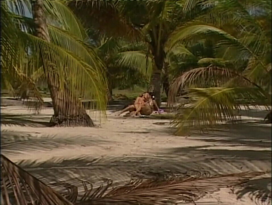 Love beach...pussy licking pussy fucking, orgasm mouth