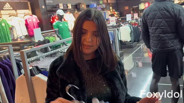 Complete Girlfriend Experience: Christmas Shopping Night